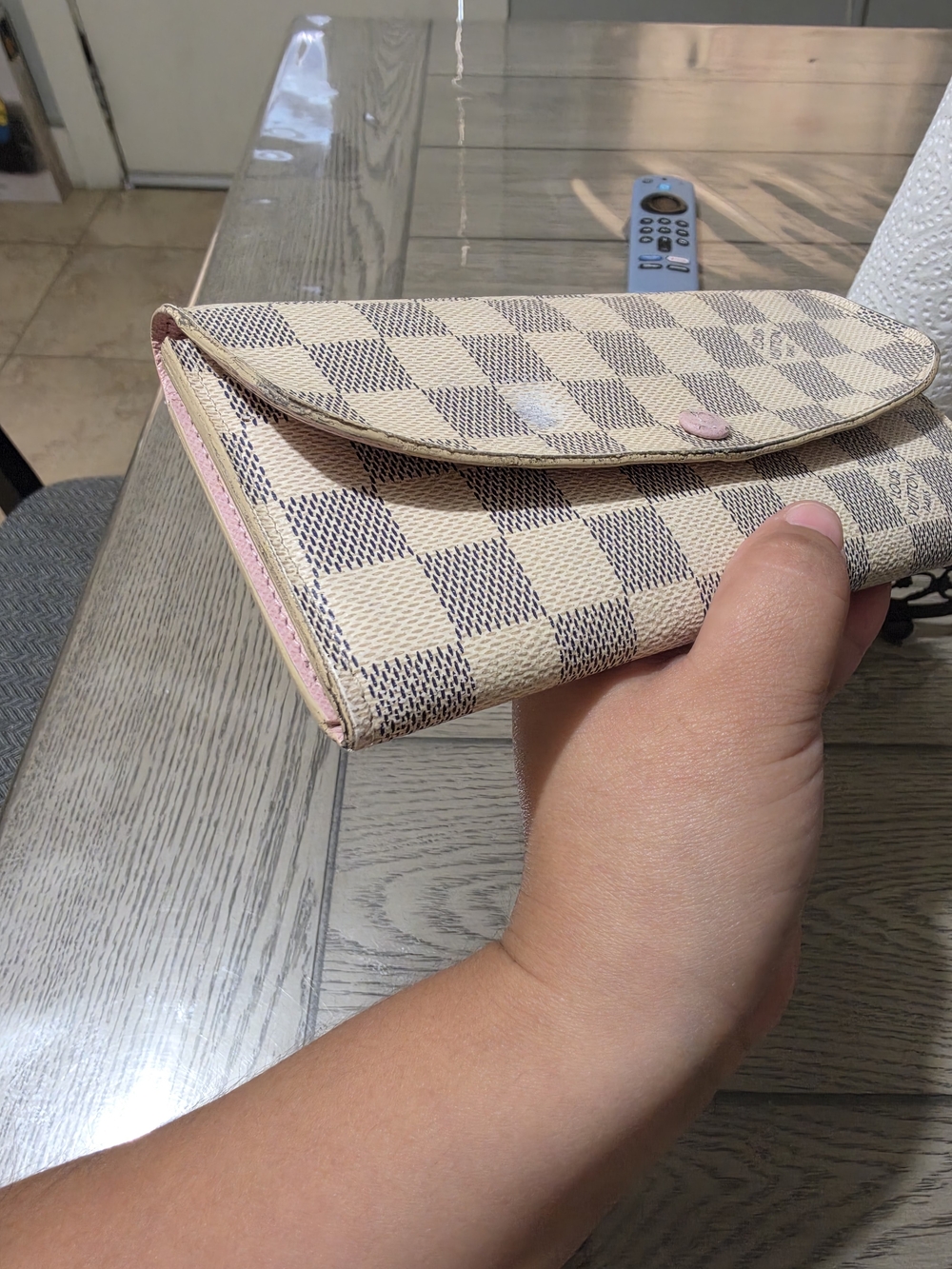 Louis Vuitton Women's Damier Azur Wallet in Cream Check - Picture 13 of 13